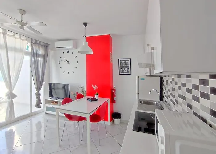 Royal Ocean View Aloha Garden Апартаменти Адехе