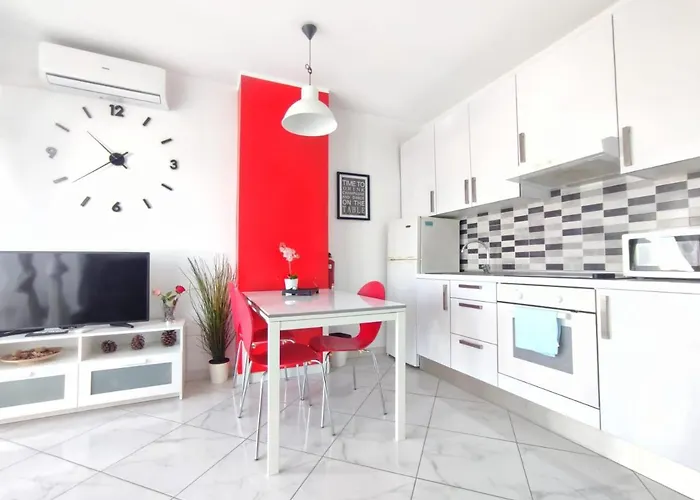 Royal Ocean View Aloha Garden * Адехе