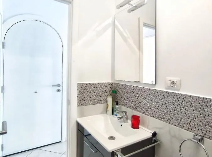 Апартаменти Royal Ocean View Aloha Garden