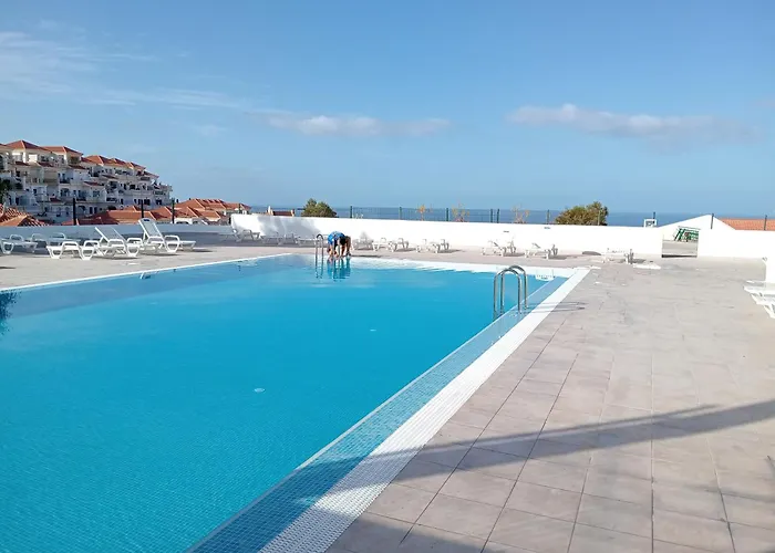 Royal Ocean View Aloha Garden * Адехе